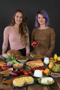 Andrea Jakešová a Veronika Pourová, autorky knihy O Výživě. 